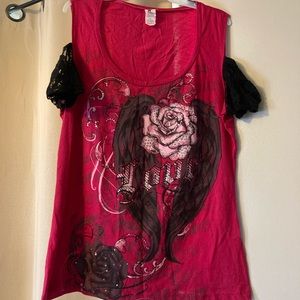 🥰 Cute cold shoulder top 🥰